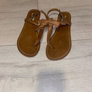 Steve Madden Brown Sandals - Size 7 - Classic Strap & Bow Design